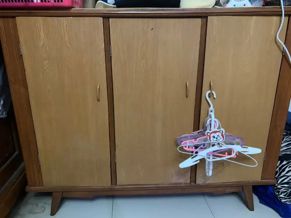Lemari jati 3 pintu