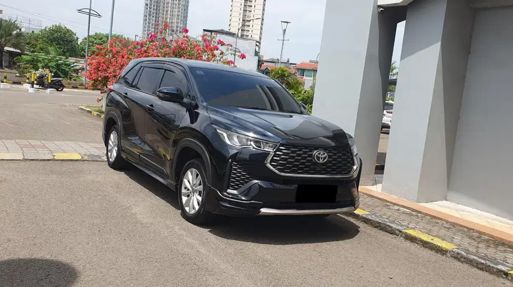 [ LOW KM ] Toyota Zenix 2.0 V CVT Bensin Non Hybrid AT 2024/2025