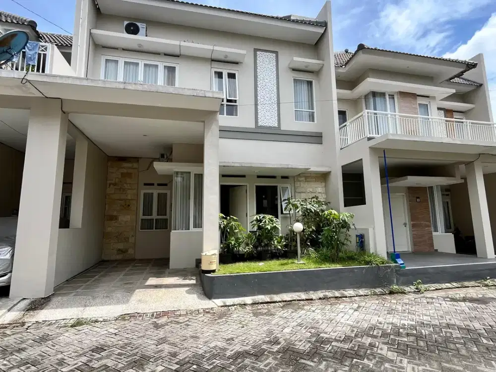 RUMAH CANTIK 2 LANTAI Siap Huni dekat Kampus UMM dan Suhat Malang