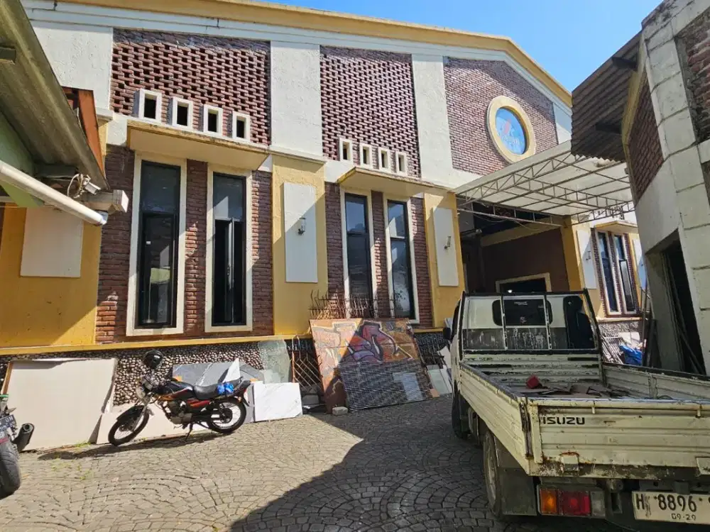 Jual Gudang luas di jalan raya manyaran dekat pintu tol manyaran