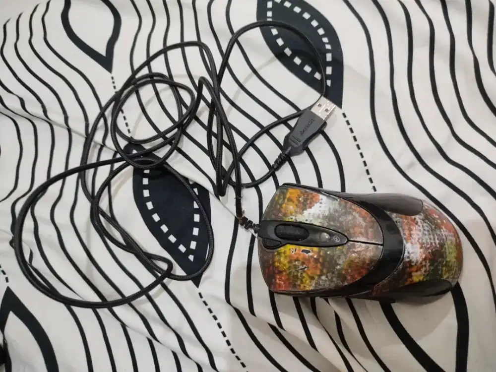 OBRAL! Mouse Macro Gaming A4TECH V-Track Model F7 (Wired)