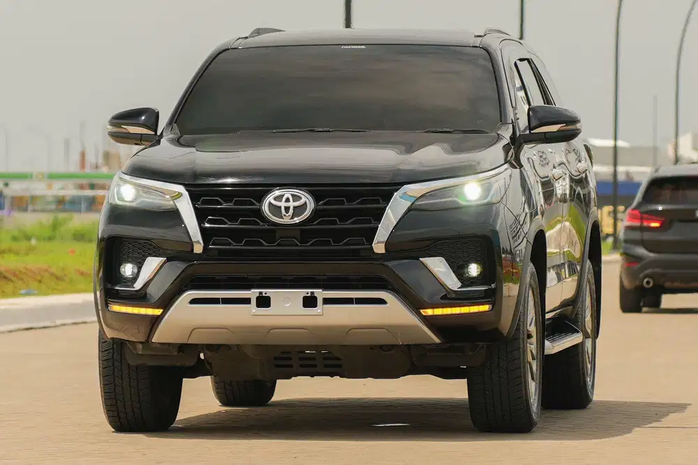Bandel Iritrits! Toyota Fortuner 2.4 VRZ 2021 Diesel Black! Pajero
