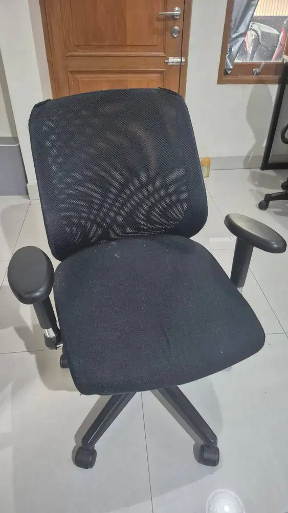 Dijual: Kursi Kantor Chairman Ukuran Besar – Jaring Full Hitam (3 Unit