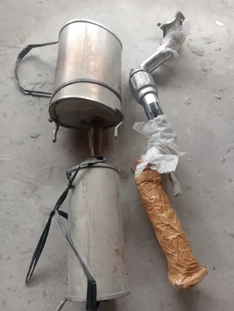 Knalpot ori 1set lengkap brio