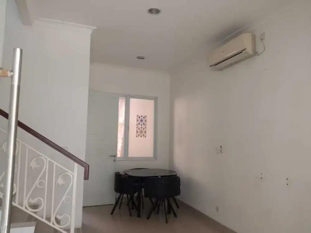 Jual rumah siap huni SHM Lebar 6 di cluster South Thames Jakarta Garden City (JGC) Cakung Jakarta Timur