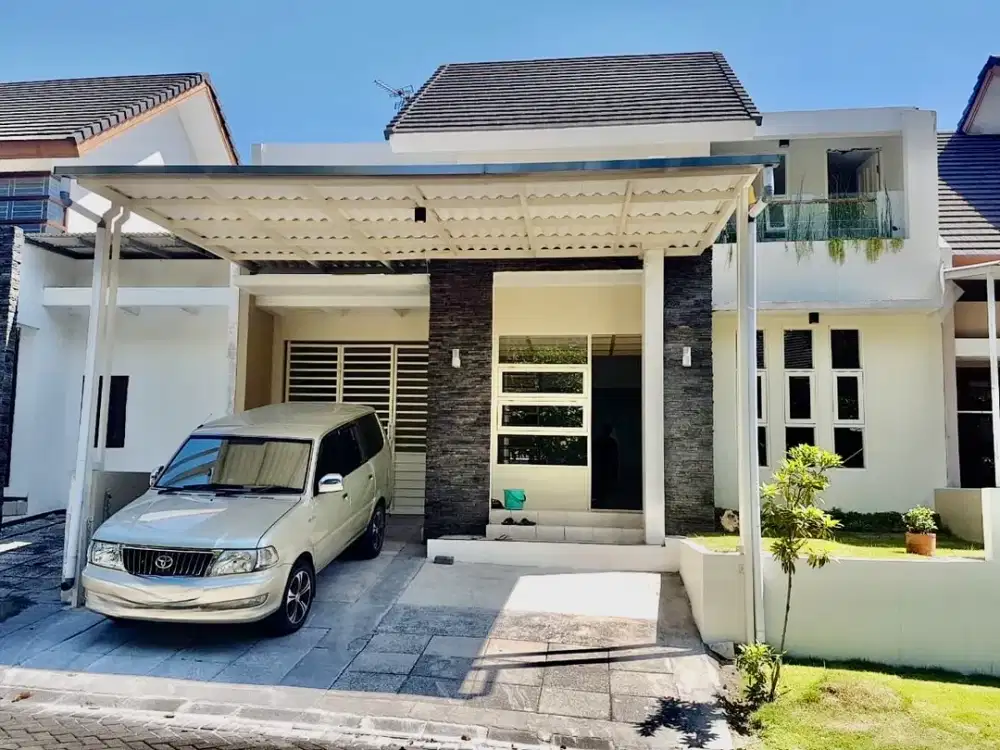 DIJUAL RUMAH EASTWOOD CITRALAND 4KT KOLAM RENANG DEKAT PASAR MODERN