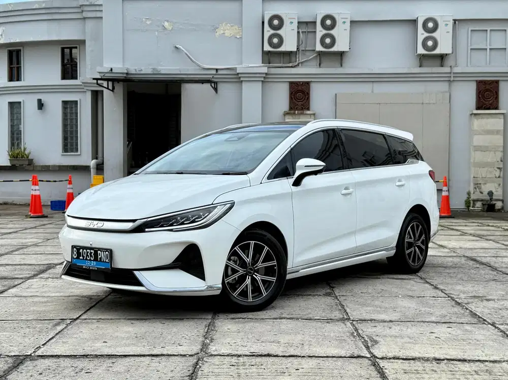 BYD M6 2024 Listrik