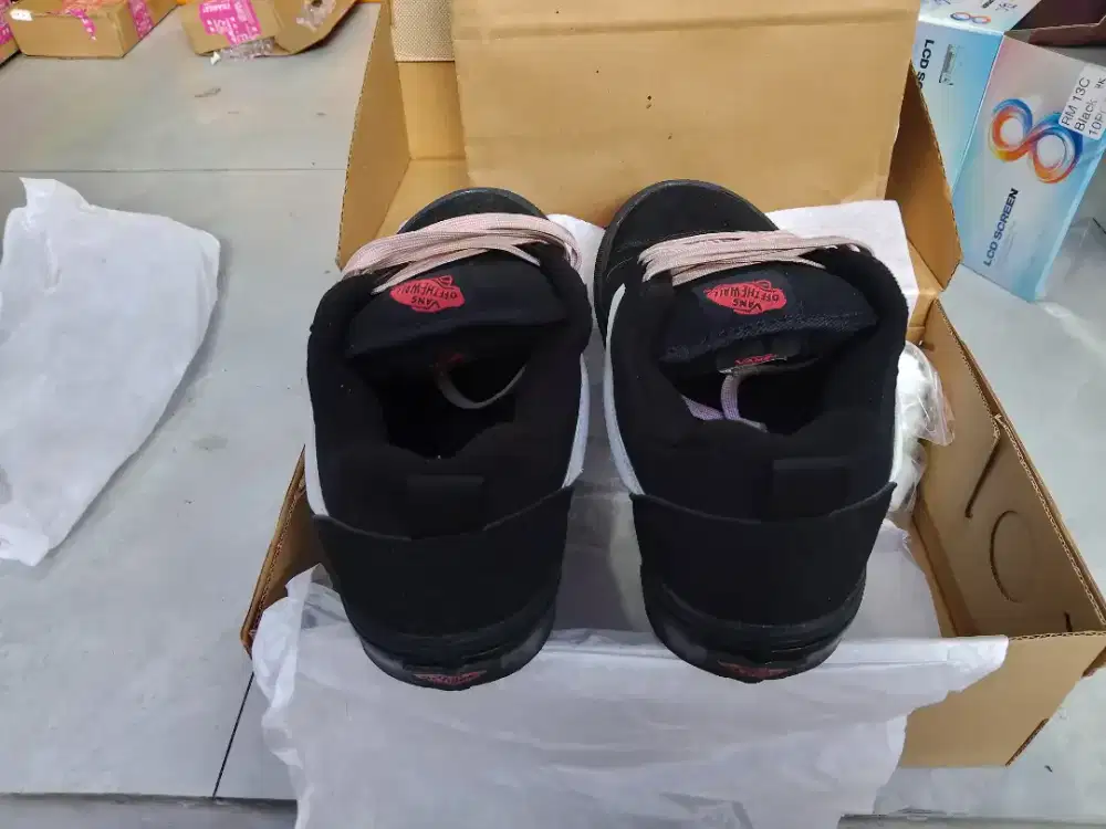 Jual sepatu vans knu skool warna hitam