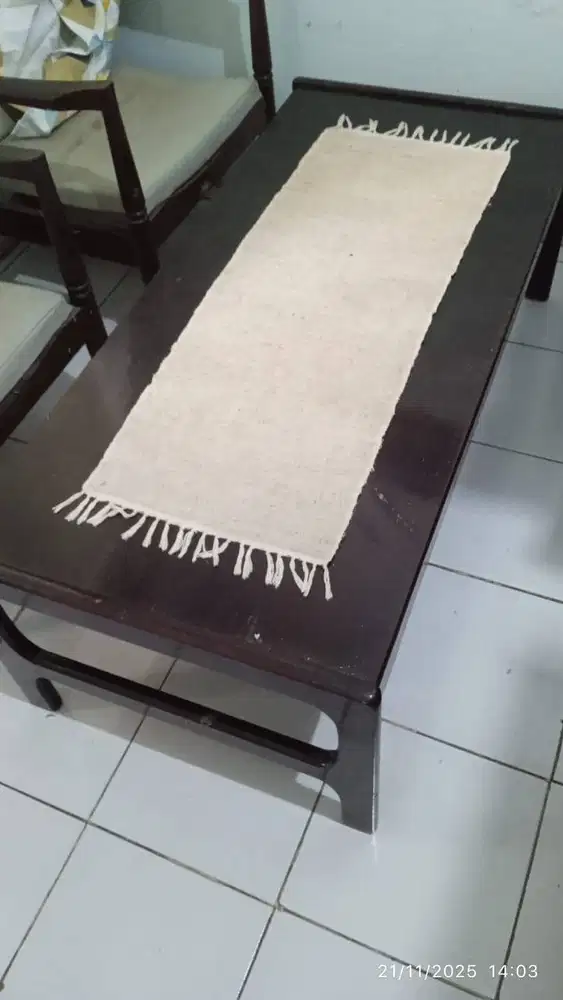 2 Kursi Tamu + 1 Meja