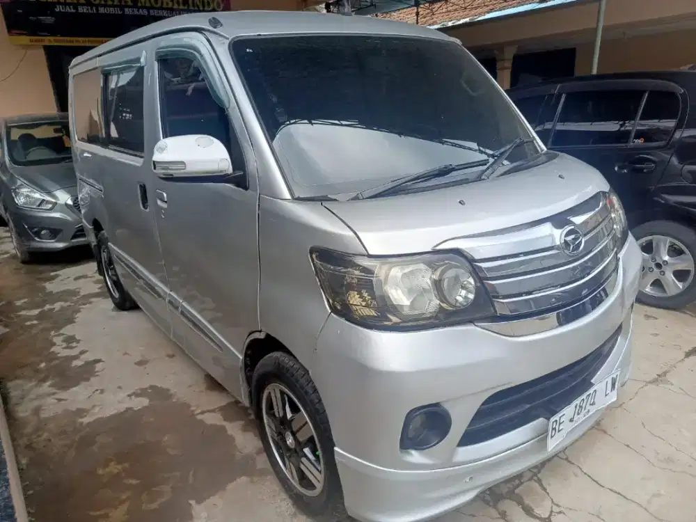 Daihatsu Luxio X