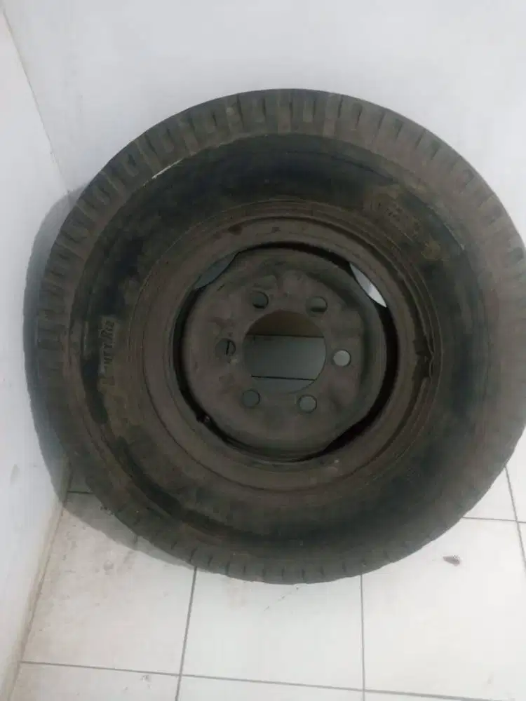 Velg dan Ban serep mobil engkel Ring 15/7.50