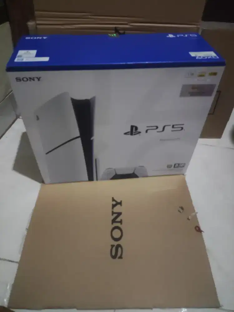 WTS BNIB PS 5 Slim Disc 1 TB. Seri: CFI 2118 A01