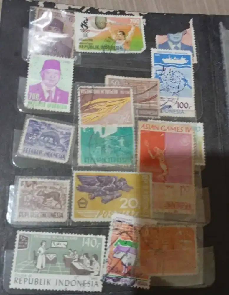 Koleksi perangko kuno