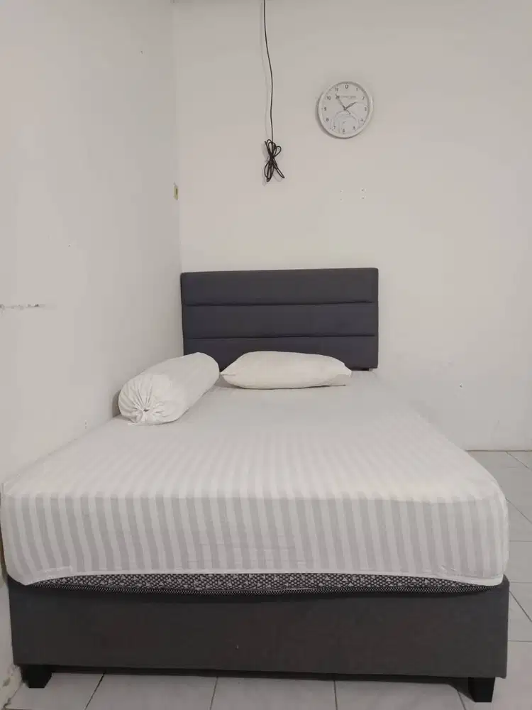Dijual cepat! Ranjang tidur Informa Sleep no.3 berkwalitas
