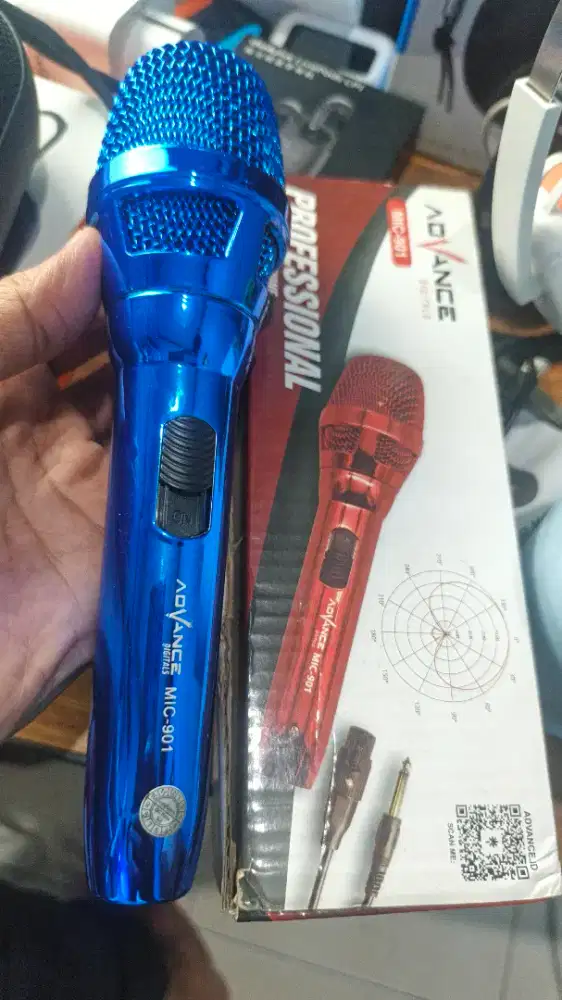 Microphone ADVANCE masih kinclong