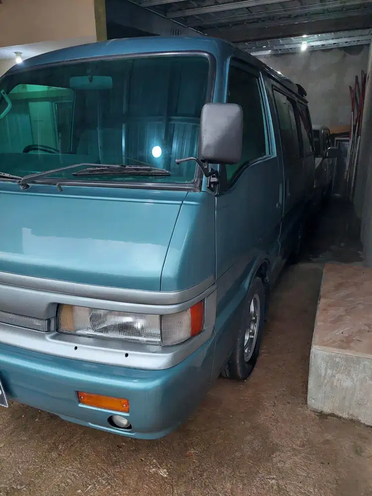 Mazda E2000 tahun 2005 Manual