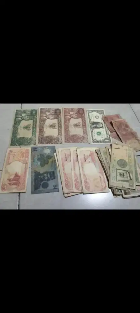 Uang Indonesia versi lama dan uang negara sahabat