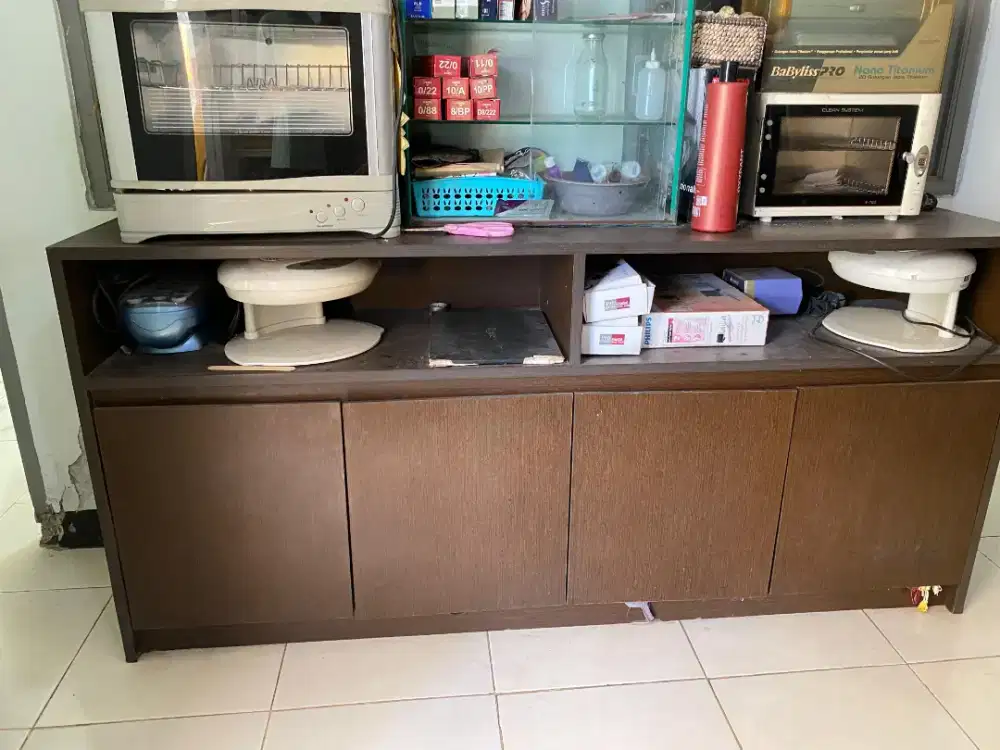 Lemari atau buffet