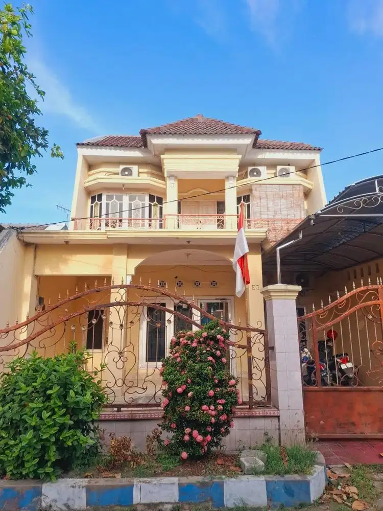 Dijual rumah pribadi 2 lantai SHM