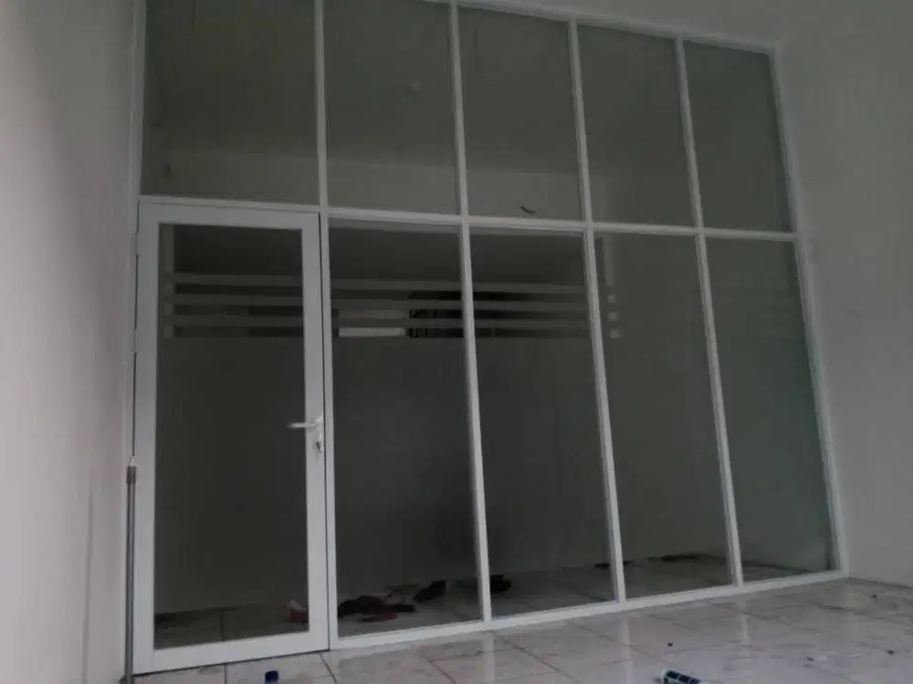 Pasang Sekat - Plafon Gypsum - PVC + Kusen Aluminium - Alumunium WPC