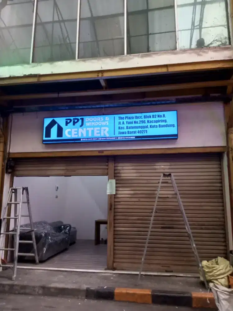 huruf timbul & neon bok