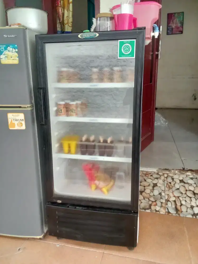 Showcase 3 rak frigigate normal