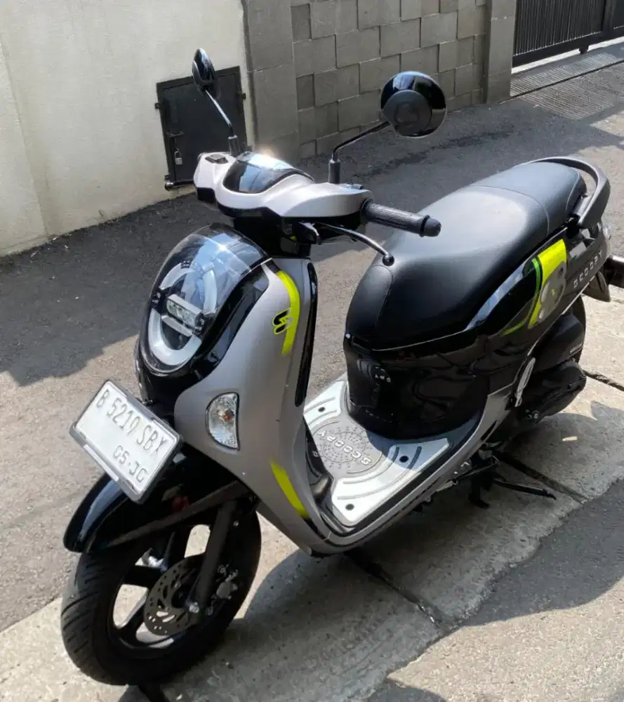 Honda Scoopy New Sporty Mulus KM 3300