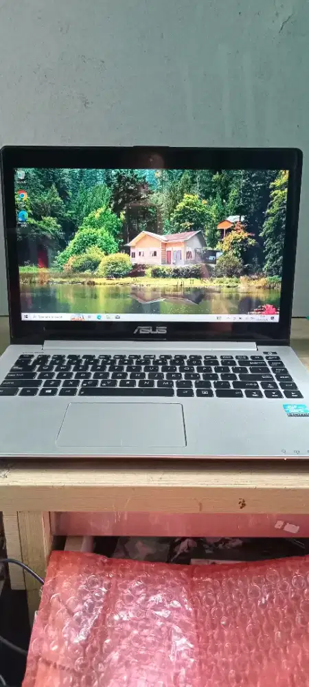 Asus layar sentuh slim mulus garansi core i3 ram 12gb ssd 256gb cod