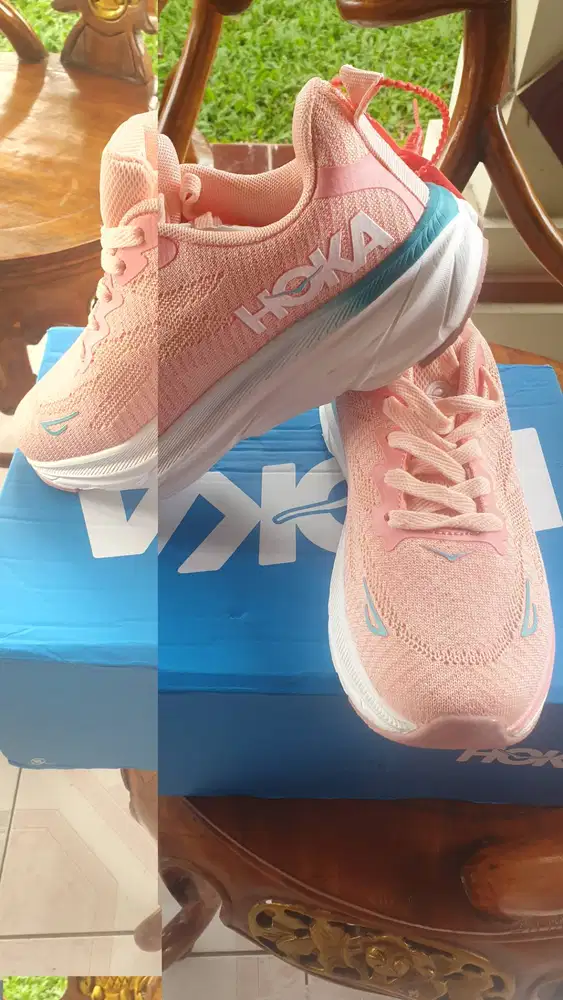 Sepatu Hoka Pink Uk 38 / 24