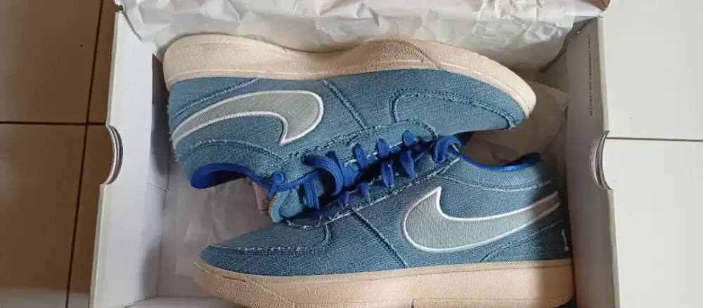 Sepatu basket nike dbook1