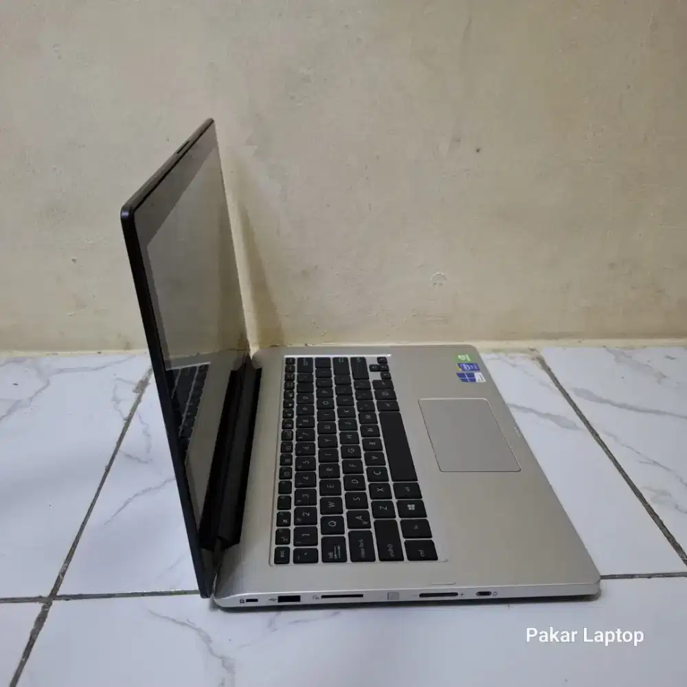 Asus TP300LD Series – Touchscreen – Siap Pakai