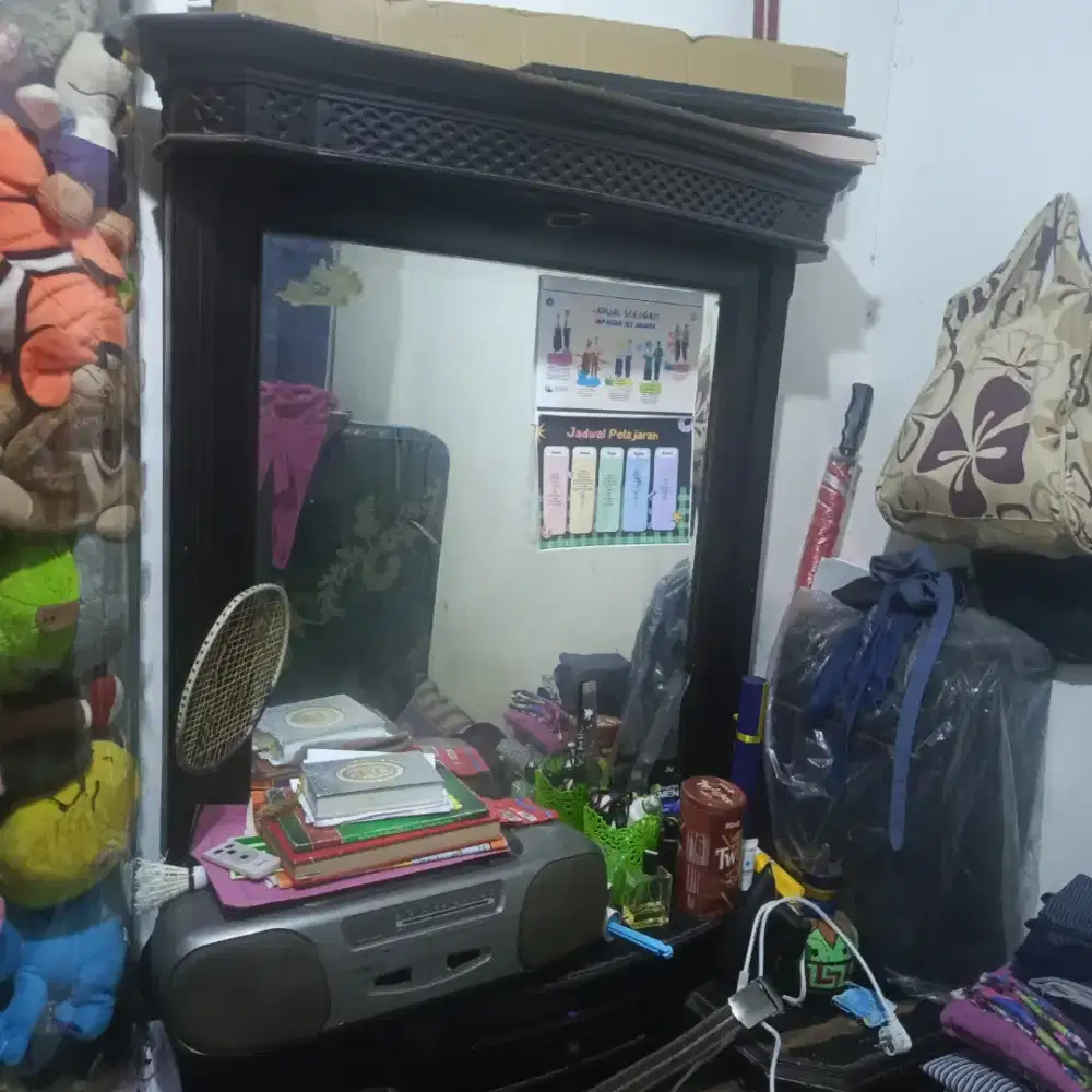 Meja untuk tempat taro mek up