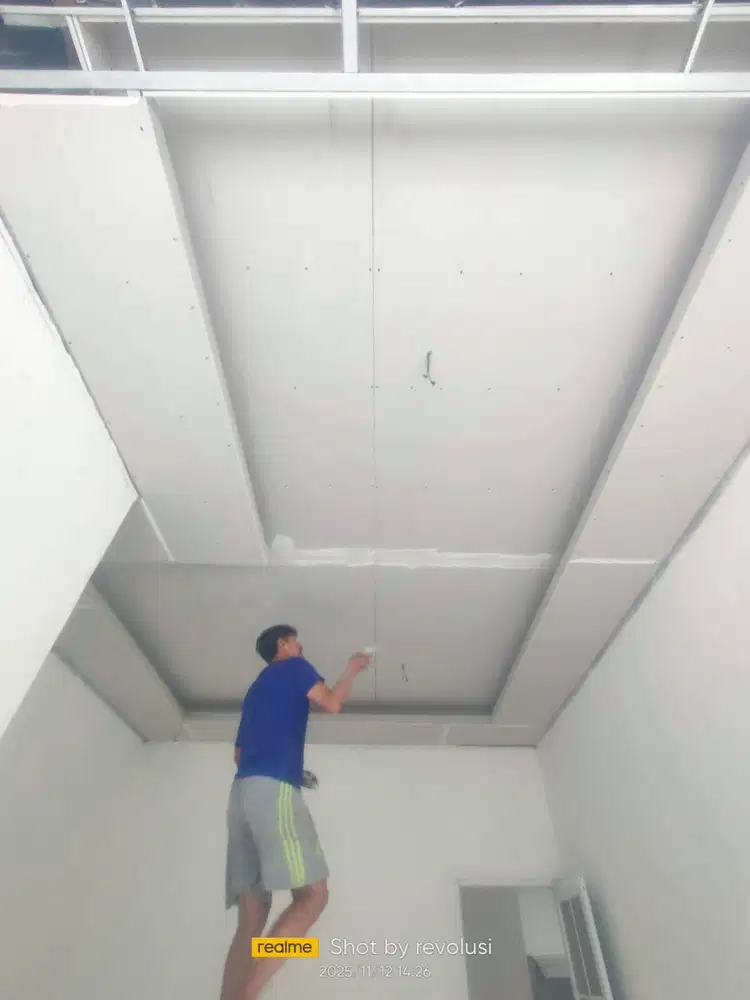 Furniture dekor kantor jasa pasang plafon dan partisi kantor murah