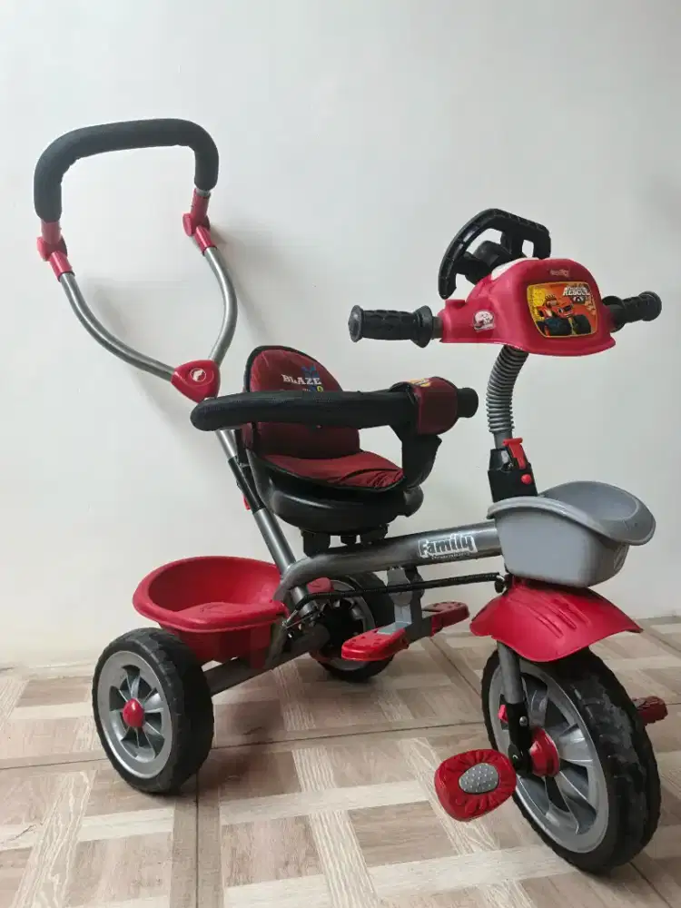 Sepeda anak merk family