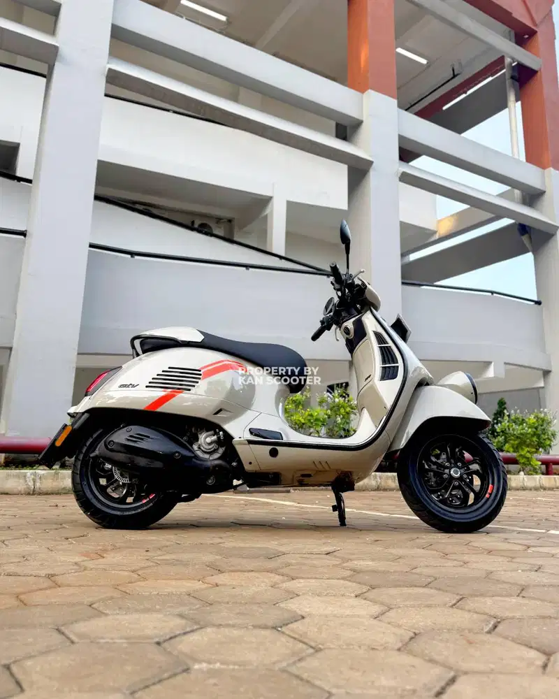 JUAL MURAH VESPA GTV SEI GIRONI 300cc HPE KEYLESS 2023 MULUS