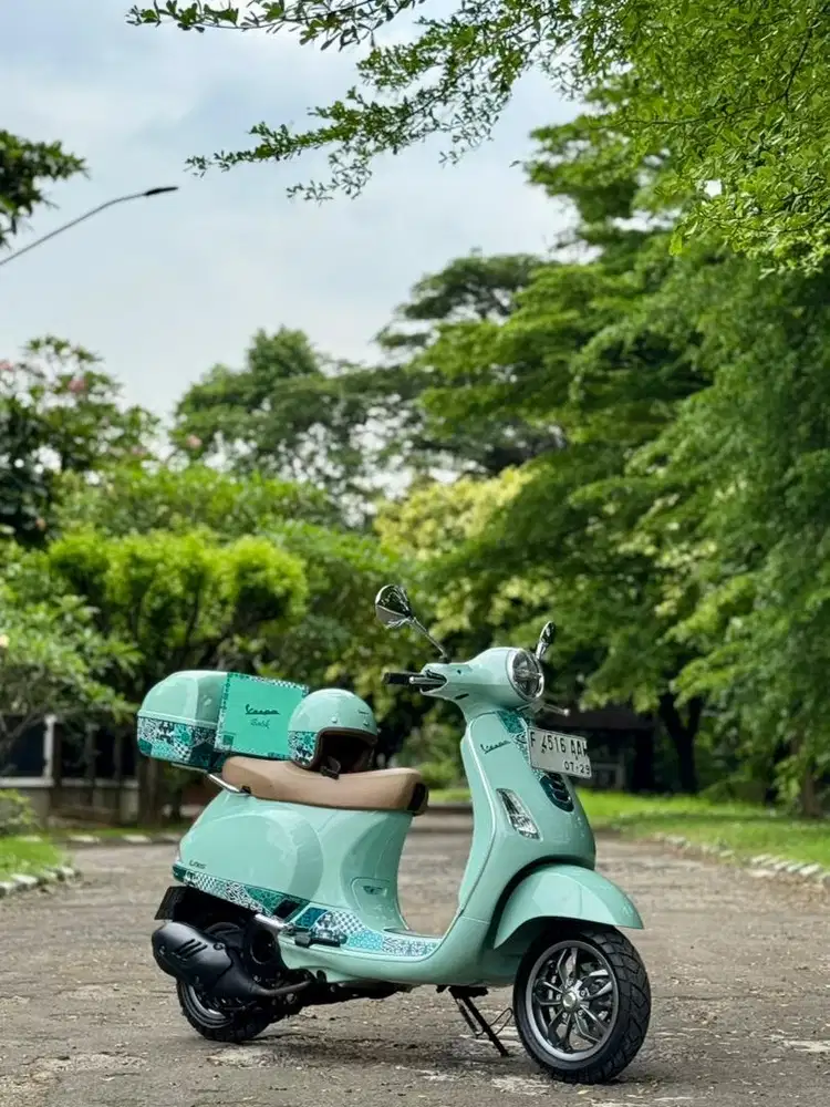 Vespa LX 125 IGET Batik 2023