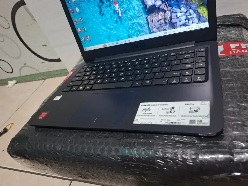 LAPTOP ASUS E402W AMD E2-6010 RAM 4GB HDD 500GB

Spesifikasi