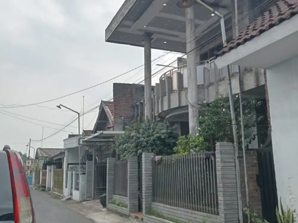 jual rumah    50 M k pasar Ngoro    cocok untuk  stock barang