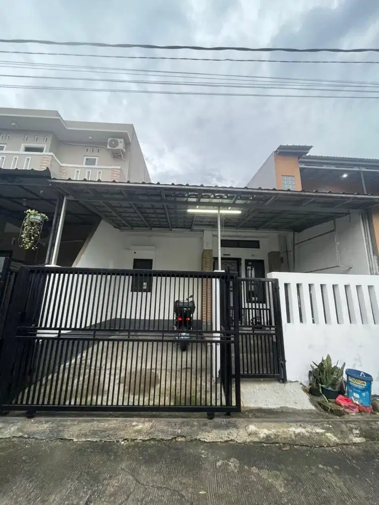 DIKONTRAKAN RUMAH TAHUNAN DI DEKAT RS CITRA ARAFIQ SAWANGAN