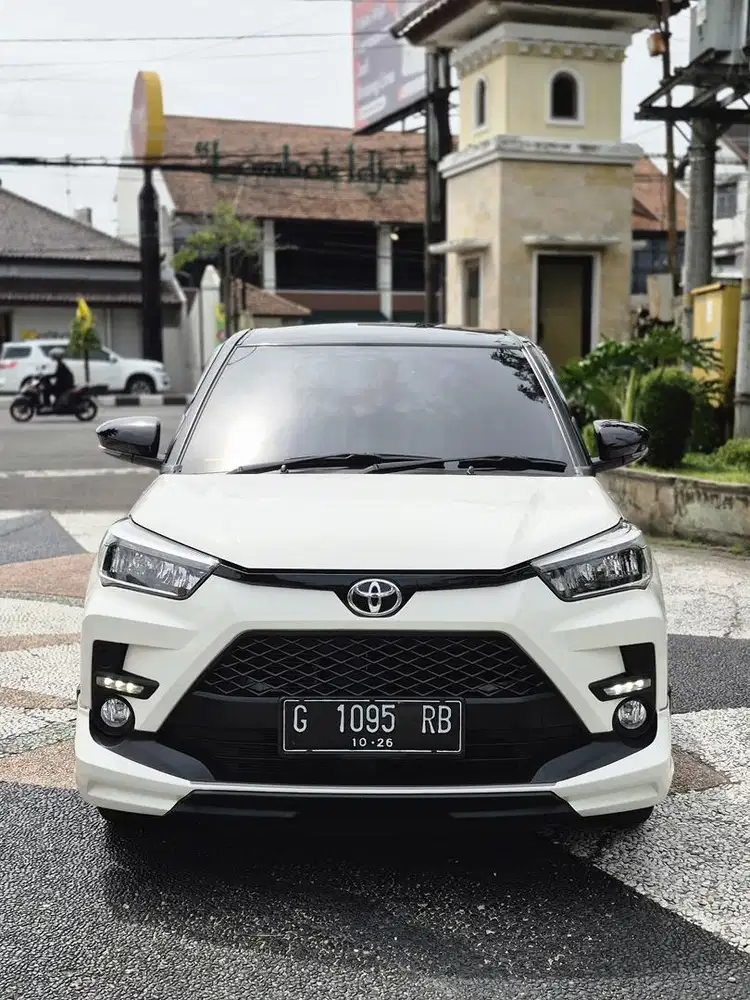 Raize GR 1.0 Turbo 2021 AT kM 15 rb twotone