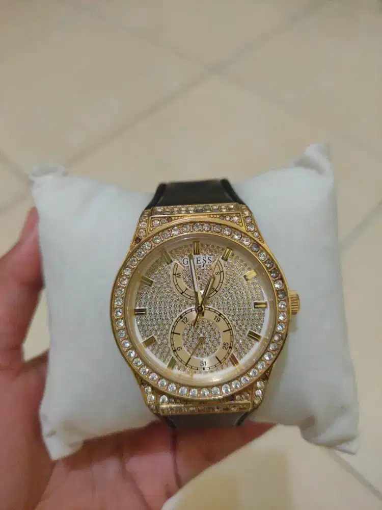 Jam tangan guess