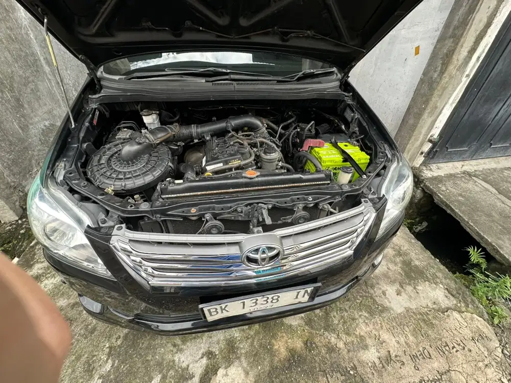 Toyota Kijang Innova 2012 Bensin