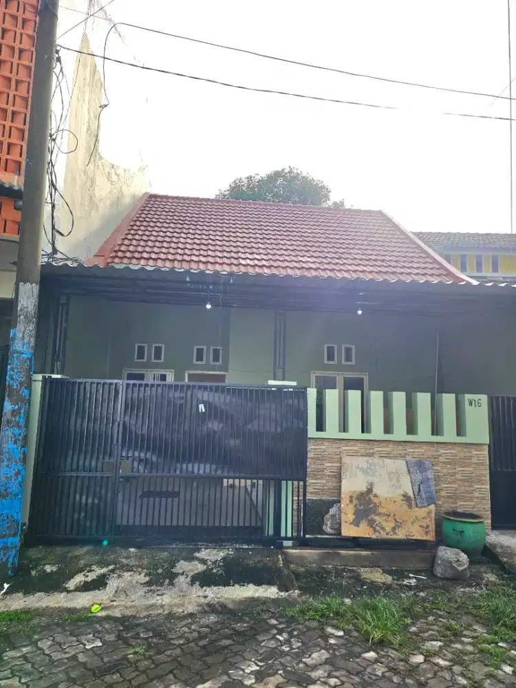 Disewakan rumah di perumahan Deltasari Indah