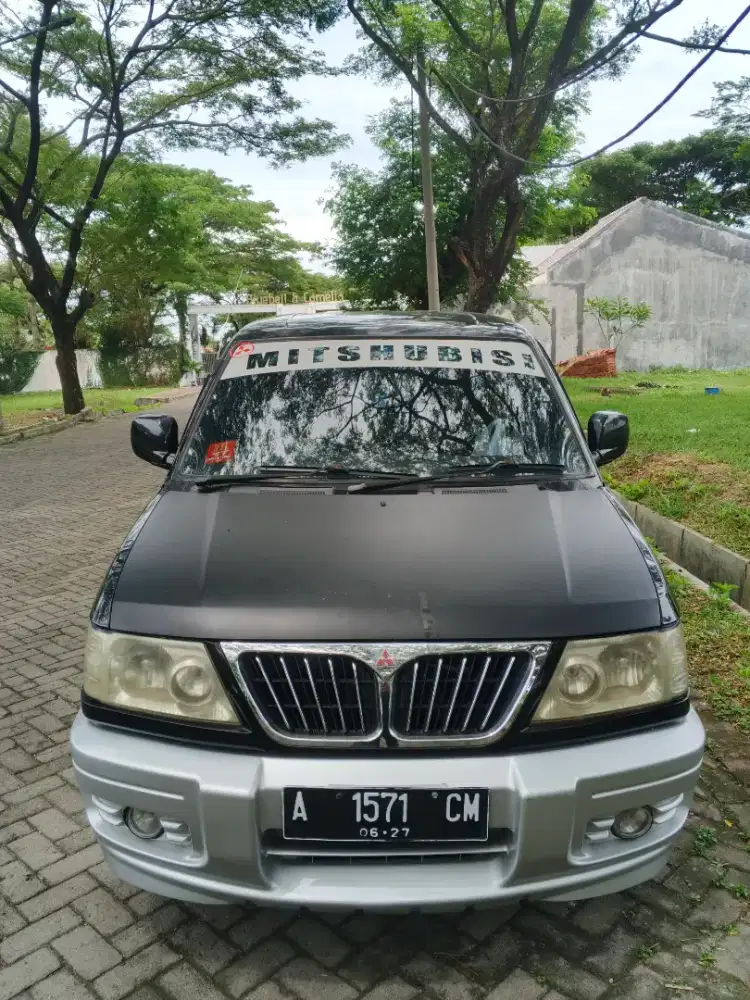 Mitsubishi Kuda Grandia 2002 Bensin