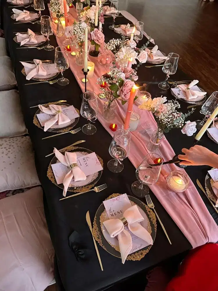 WE ARE HIRING  STAFF DEKORASI BALON & BUNGA (WANITA)