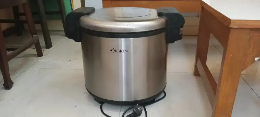 Warmer penghangat nasi