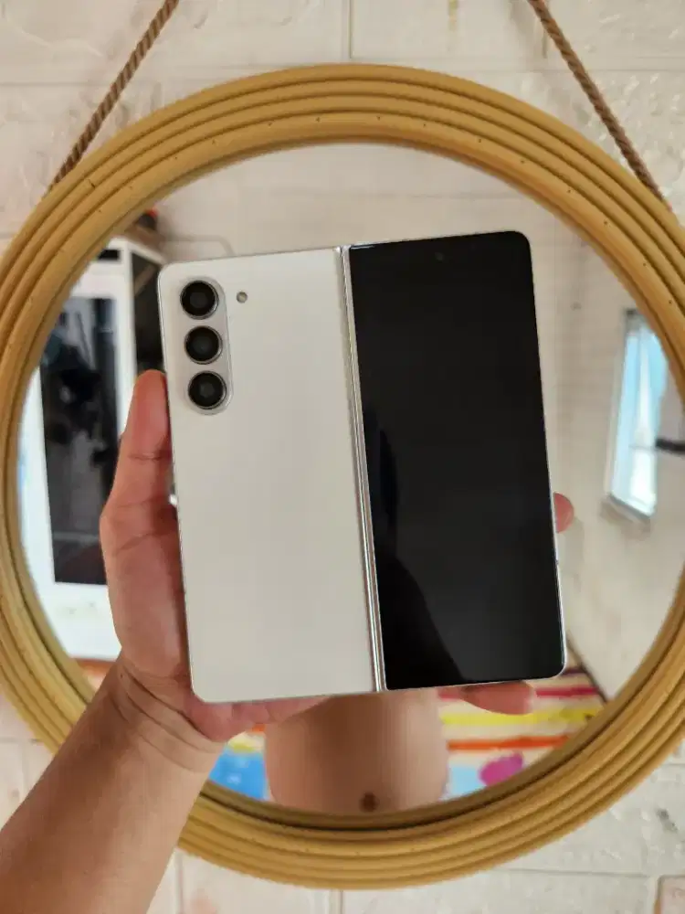 SAMSUNG Z FOLD 5 256GB CREAM SECOND RESMI EX.SEIN (-bercak)