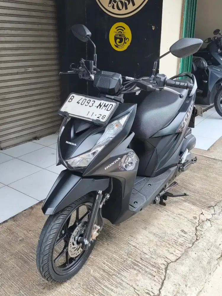 JUAL HONDA BEAT STREET 2023 KM 24 RB