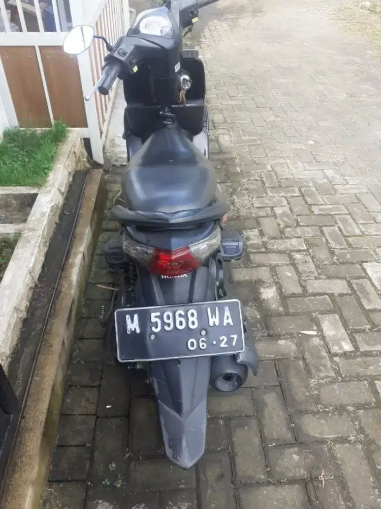 Di jual beat cw 2012 barangnya masih bagus