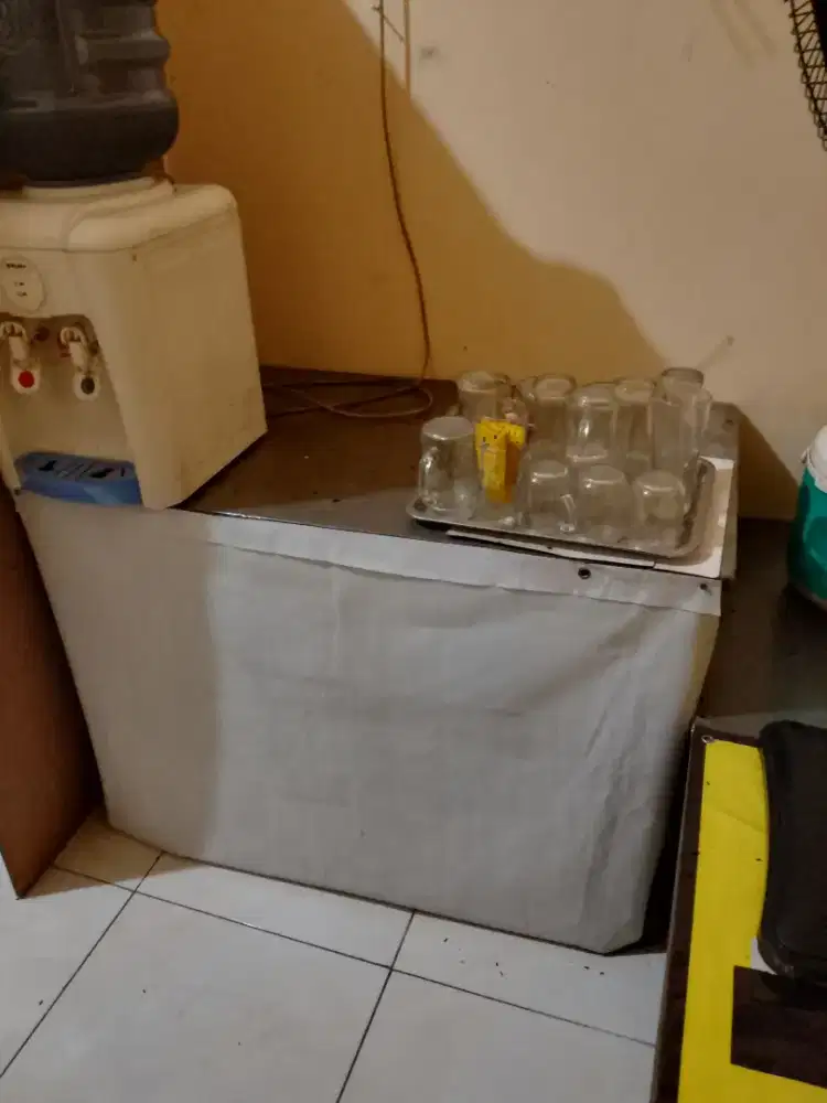 FOR SALE 2 MEJA MAKAN JATI BELANDA